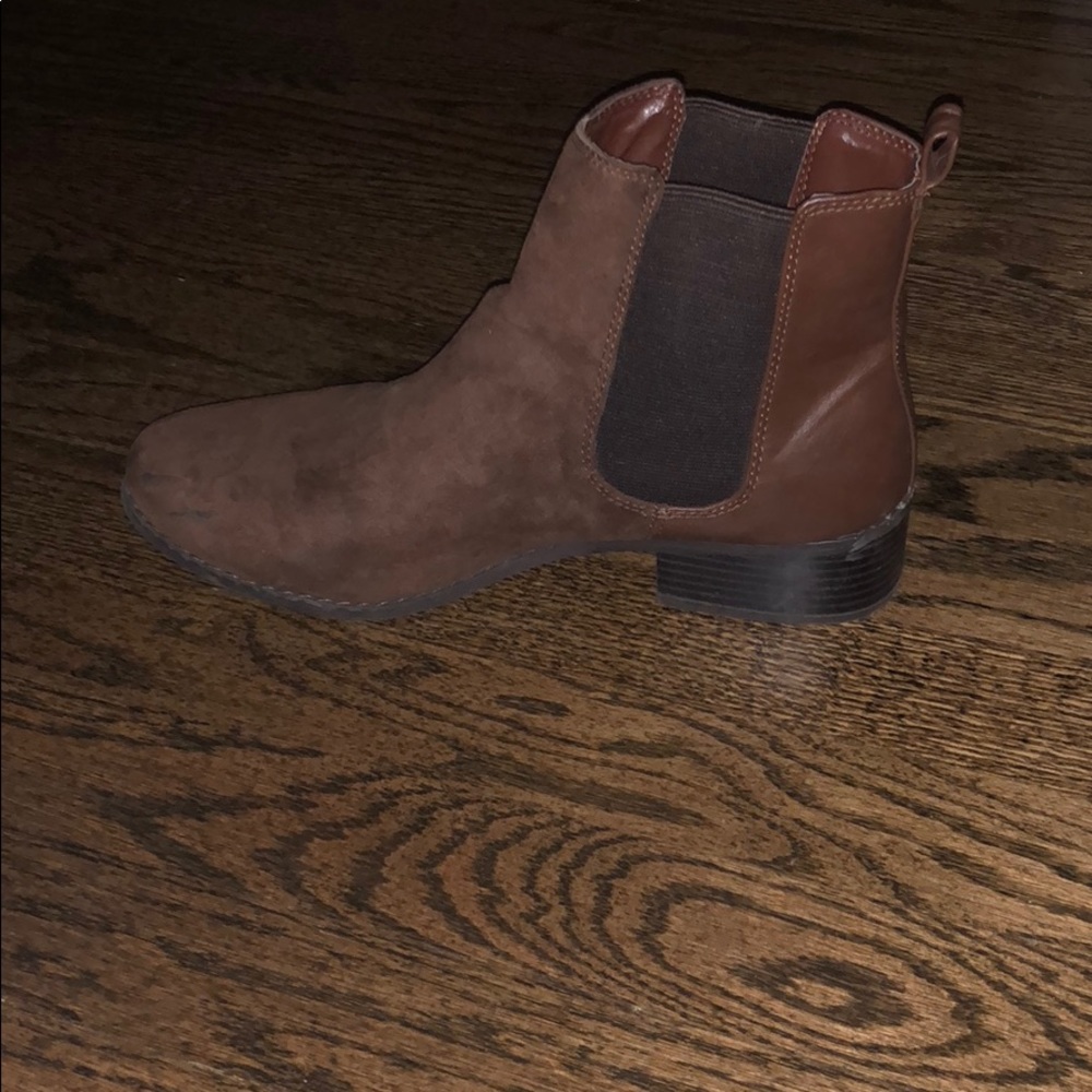 Boot size 10 - Picture 2 of 8